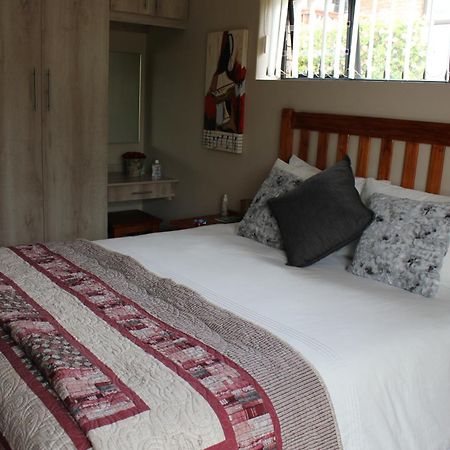 Traveller'S Rest, Reebok Bed and Breakfast Mossel Bay Esterno foto